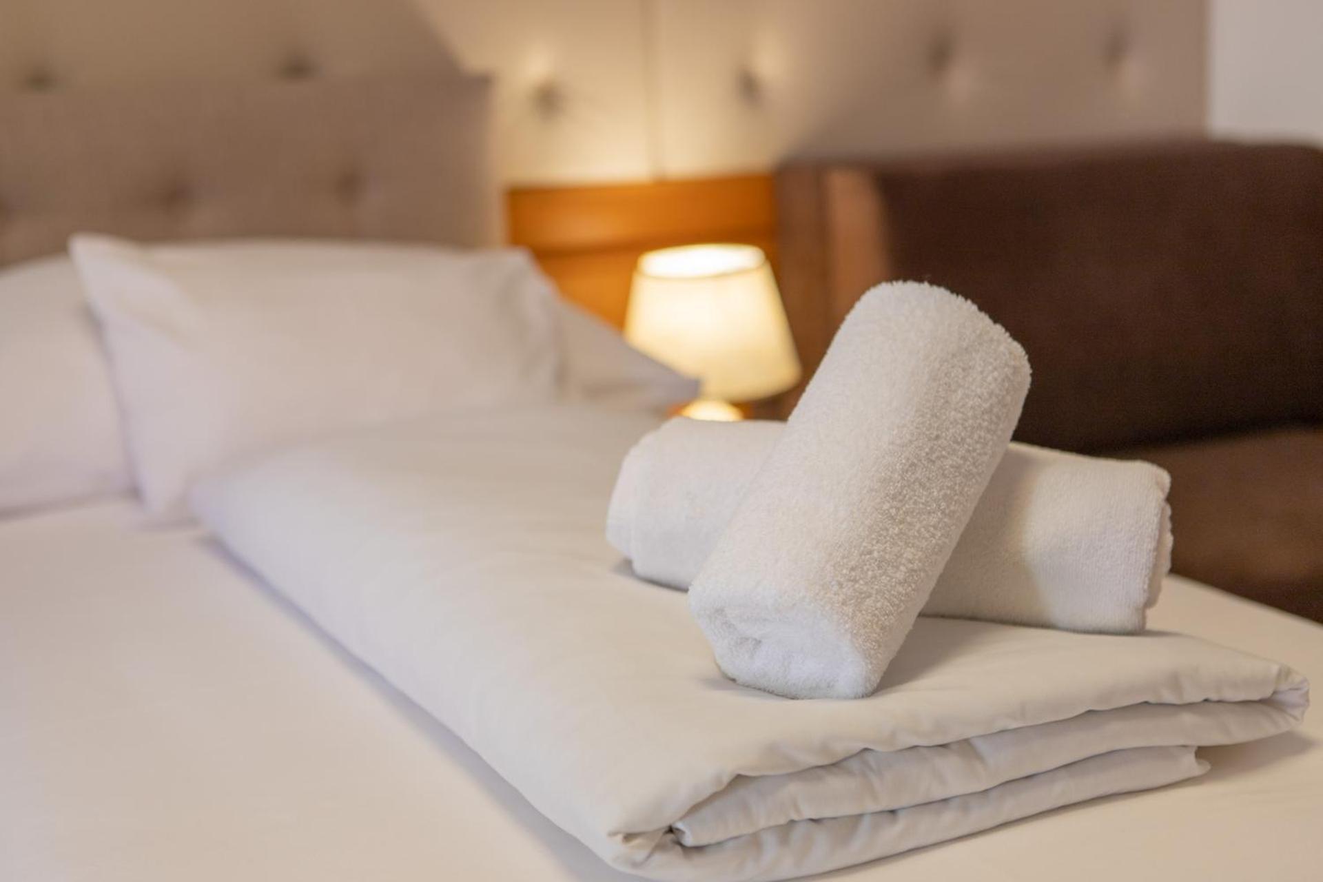 Szinbad Hotel Pécs Eksteriør billede