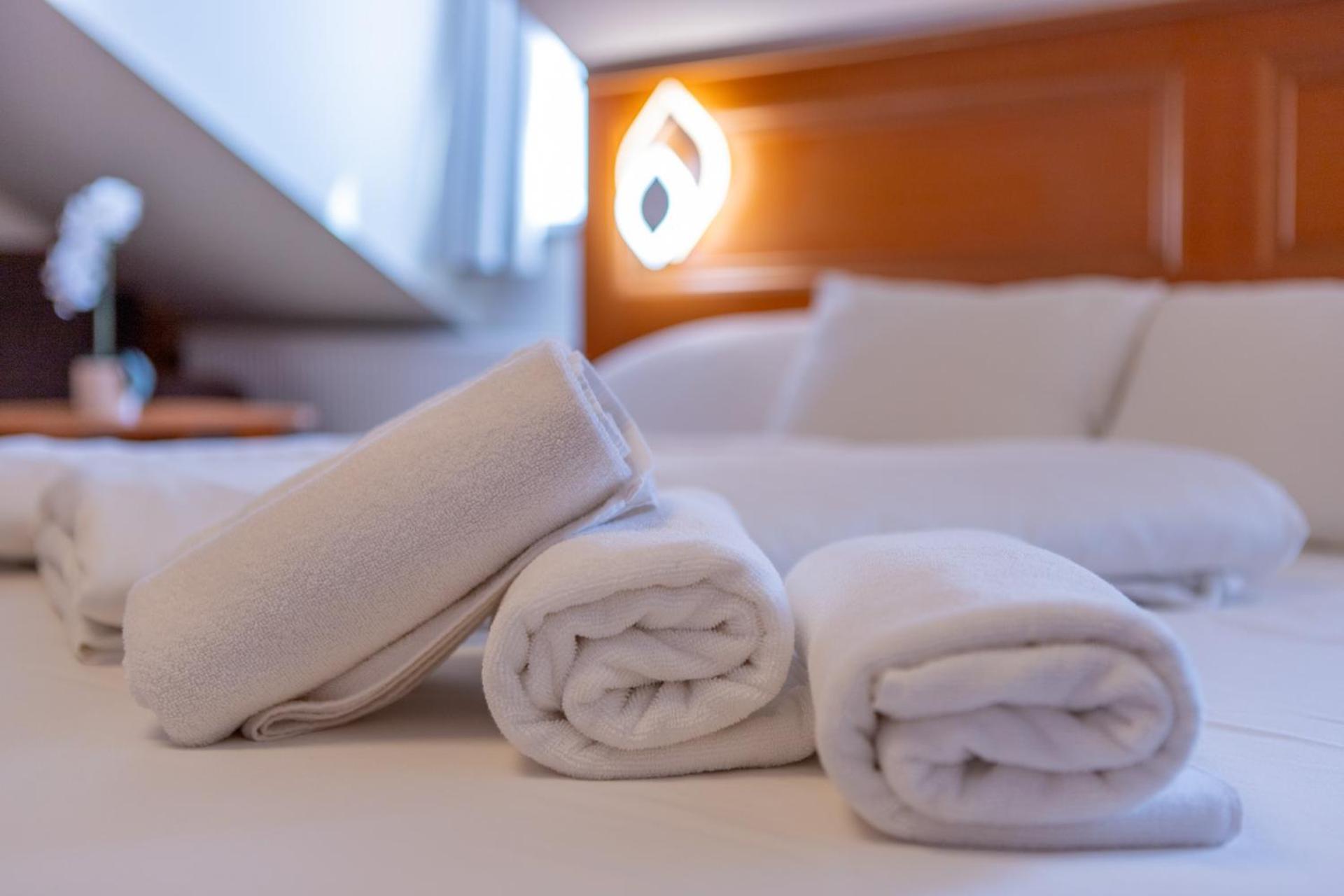 Szinbad Hotel Pécs Eksteriør billede