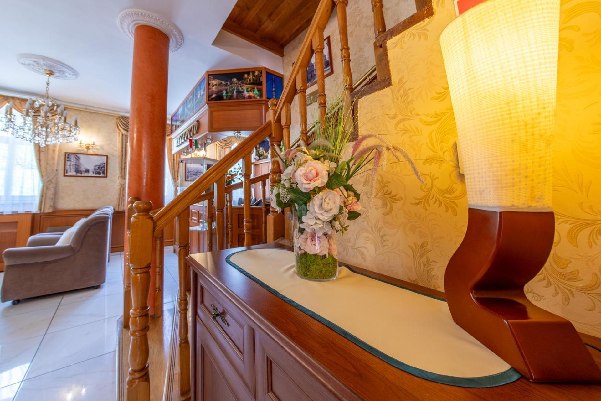 Szinbad Hotel Pécs Eksteriør billede