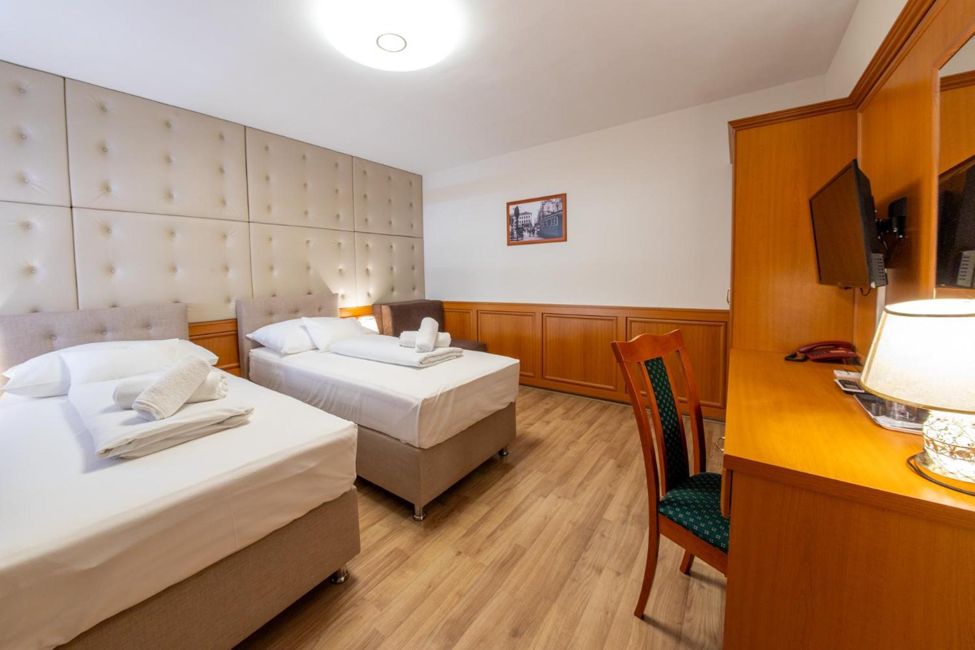 Szinbad Hotel Pécs Eksteriør billede