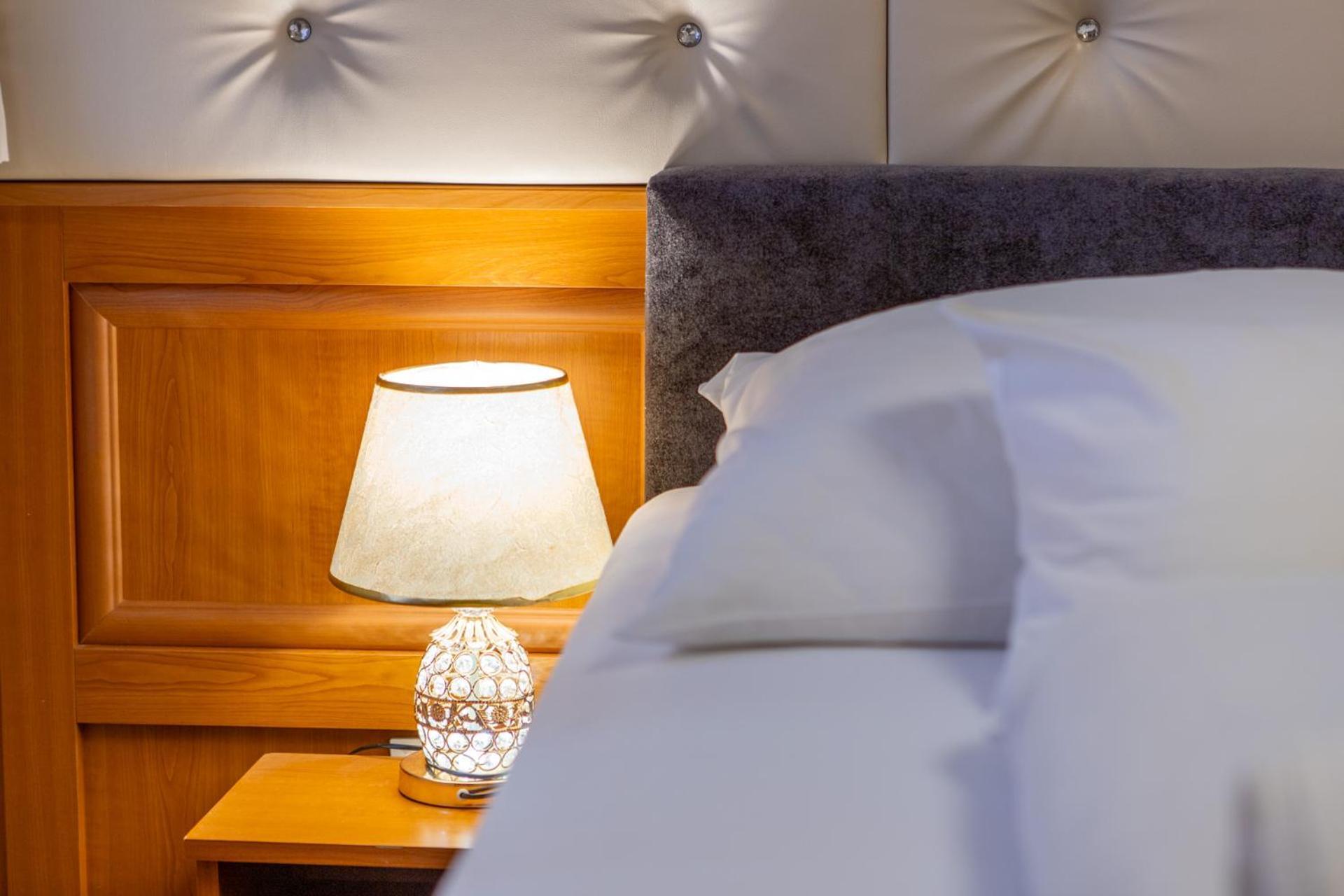 Szinbad Hotel Pécs Eksteriør billede